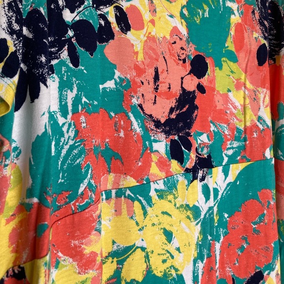 Ruby Rd. Plus Floral Sharkbite Tunic Top - Picture 6 of 6